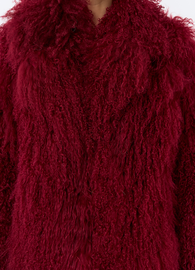 Красная шуба из ламы модель № 31832 в рассрочку