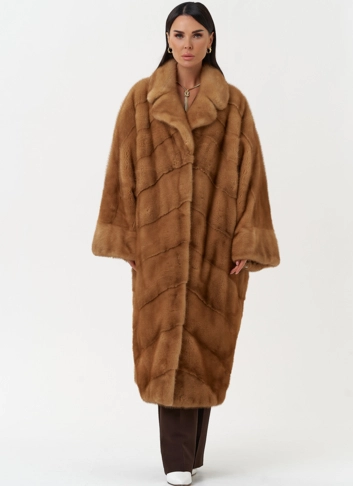 Женская шуба из меха норки с английским воротником