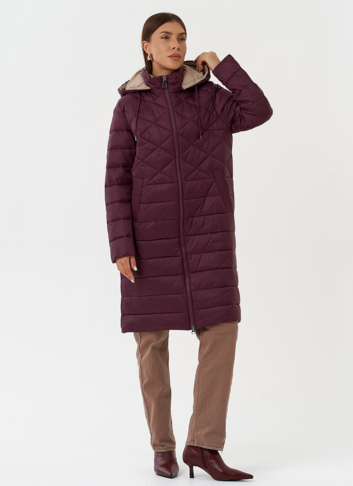 Стеганый пуховик бордового цвета с капюшоном