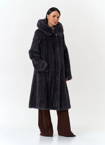 Шуба из меха норки с капюшоном фото