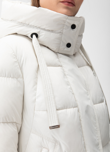 Женский пуховик с капюшоном 