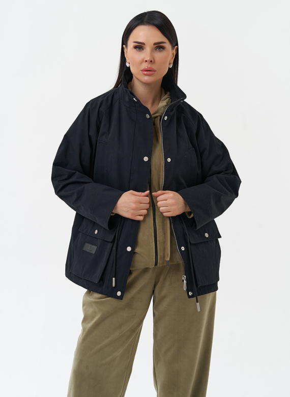 Женская ветровка черного цвета
